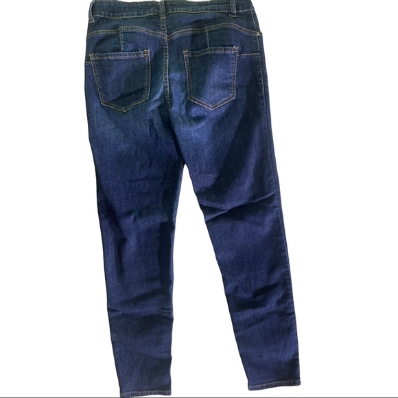 Jeans size 11 preowned - Picture 3 of 9